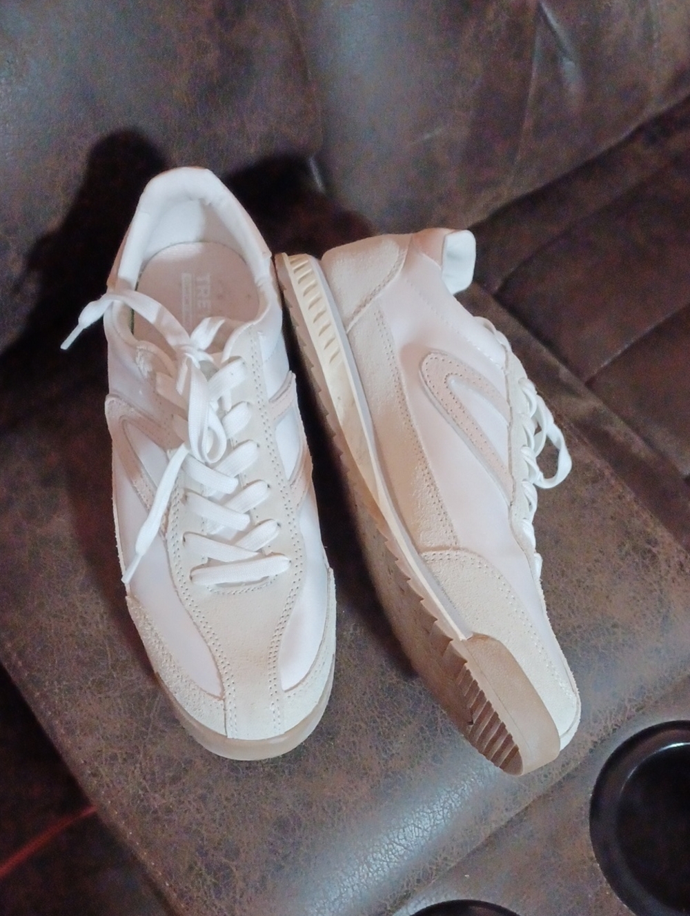 4/$60 Tretorn White & Pink Casual Lace-Up Sneakers - Size 8.5